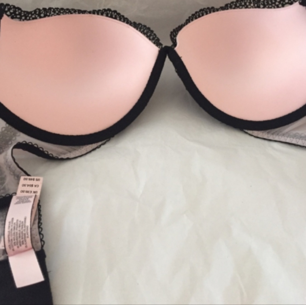Victoria Secret Bra - Picture 2 of 3